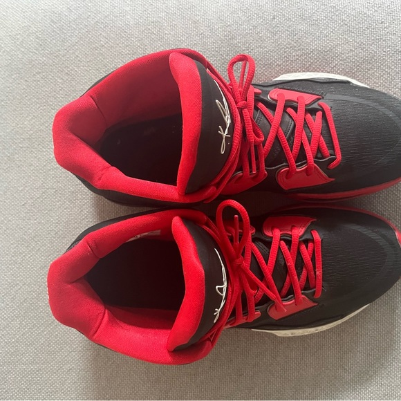 Nike Kyron Irving Infinity Custom High Tops - Picture 9 of 9